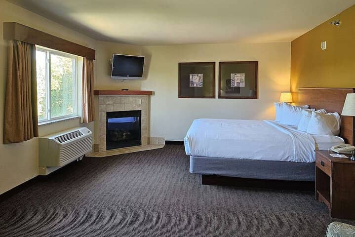 Room 11 of 28