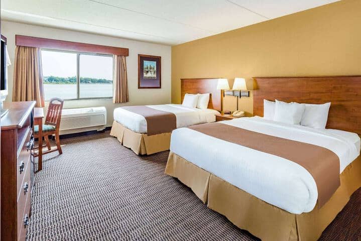 Room 7 of 28
